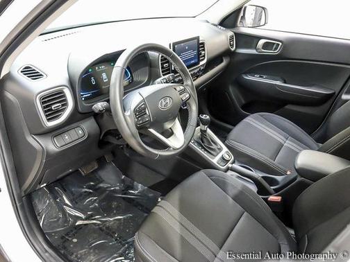 2024 Hyundai VENUE SEL