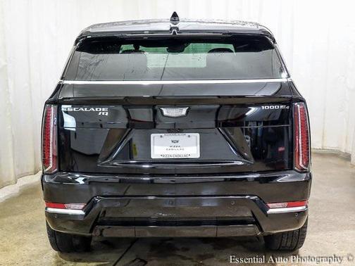 2025 Cadillac Escalade Luxury