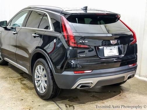 2023 Cadillac XT4 Premium Luxury