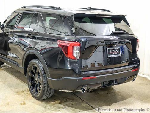 Agate Black Metallic 2024 Ford Explorer ST-Line