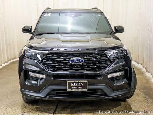 Agate Black Metallic 2024 Ford Explorer ST-Line