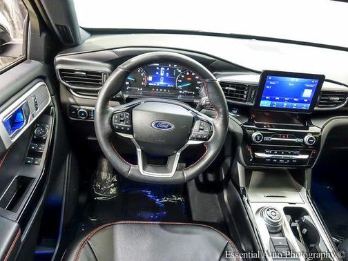 Agate Black Metallic 2024 Ford Explorer ST-Line