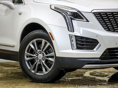 Crystal White Tricoat 2021 Cadillac XT5 Premium Luxury