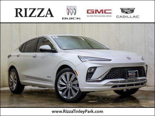 White Frost Tricoat 2025 Buick Envista Avenir FWD