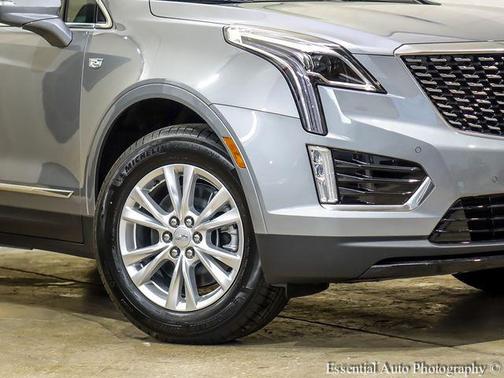 Argent Silver Metallic 2026 Cadillac XT5 Luxury