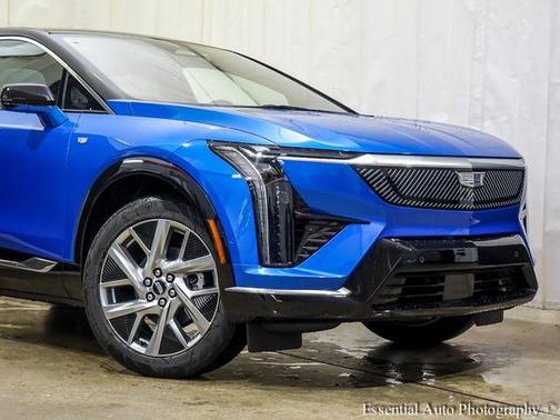 2025 Cadillac OPTIQ Luxury 2 AWD