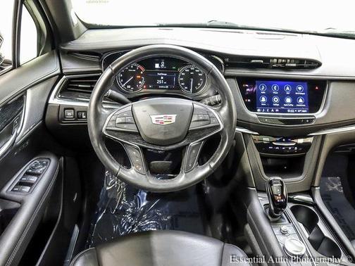 2022 Cadillac XT5 Premium Luxury