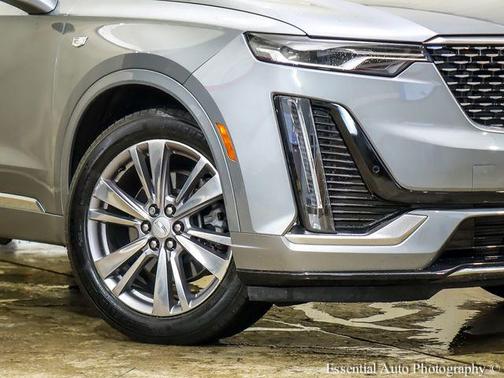 Argent Silver Metallic 2024 Cadillac XT6 Premium Luxury FWD