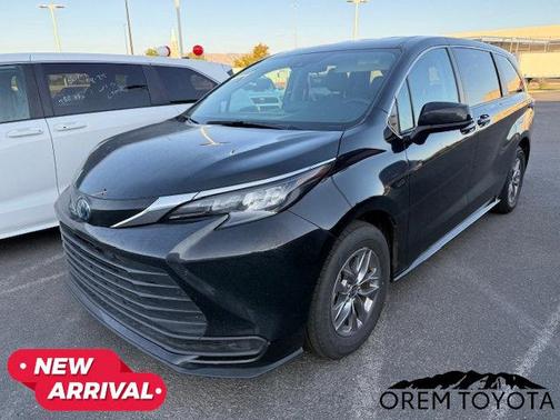 2024 Toyota Sienna LE