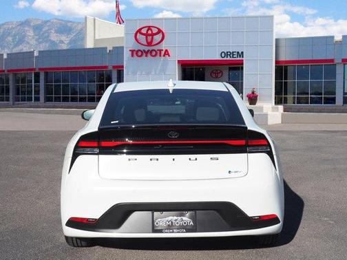 2024 Toyota Prius LE