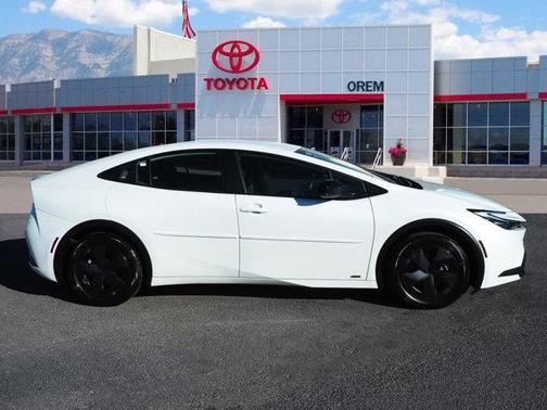 2024 Toyota Prius LE