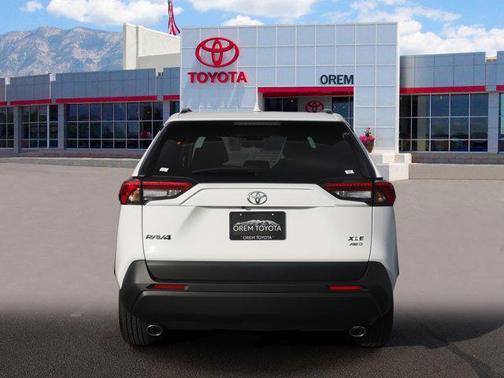 2025 Toyota RAV4 XLE