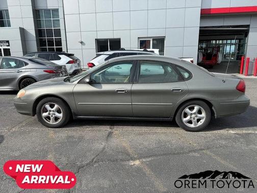 2003 Ford Taurus SE Standard