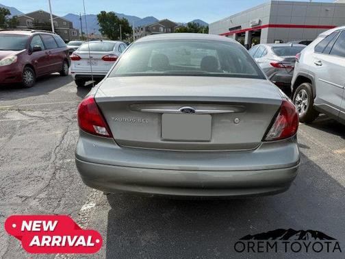 2003 Ford Taurus