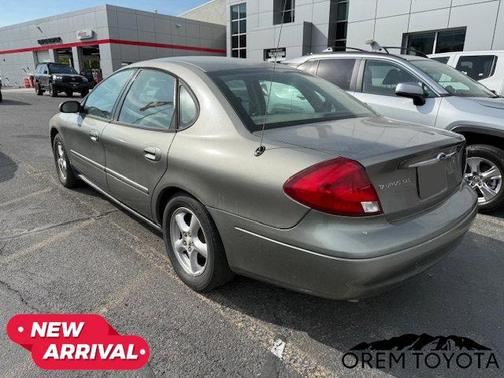 2003 Ford Taurus SE Standard