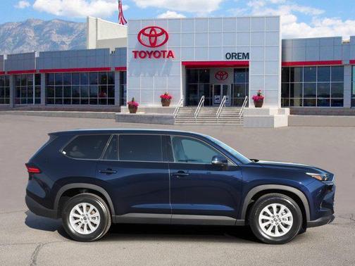 2025 Toyota Highlander LE