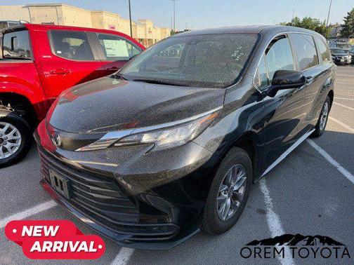 2023 Toyota Sienna LE