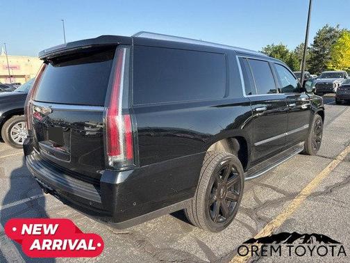 2017 Cadillac Escalade ESV Luxury