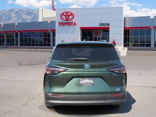 2023 Toyota Sienna XLE 7 Passenger