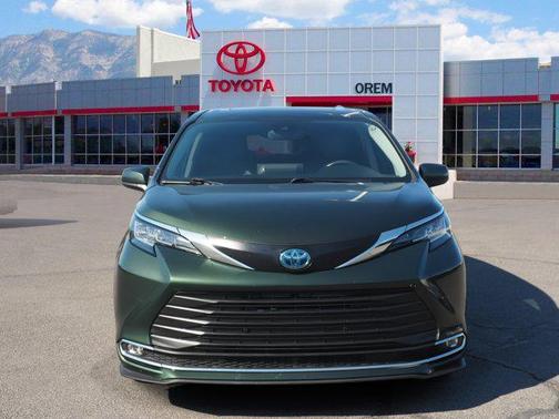 2023 Toyota Sienna XLE 7 Passenger