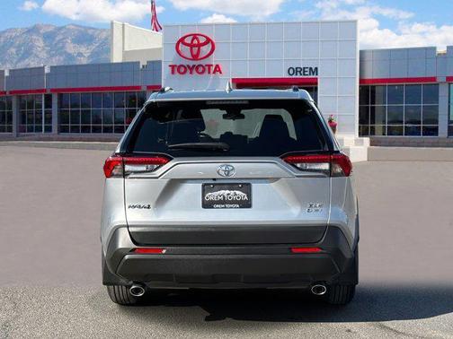 2025 Toyota RAV4 Hybrid XLE
