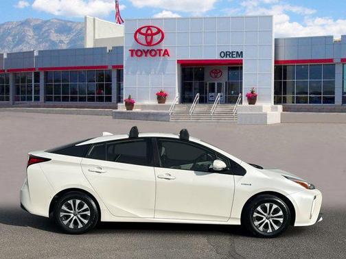 2019 Toyota Prius XLE