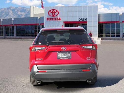 2025 Toyota RAV4 XLE