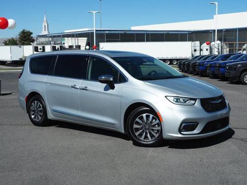 2023 Chrysler Pacifica Hybrid Limited