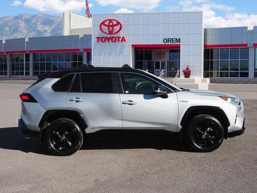 2021 Toyota RAV4 Hybrid SE