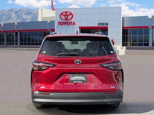 2026 Toyota Sienna XLE