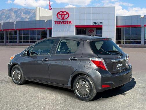 2013 Toyota Yaris LE