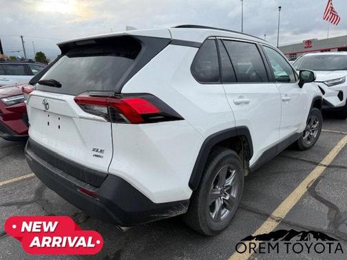 2022 Toyota RAV4 XLE