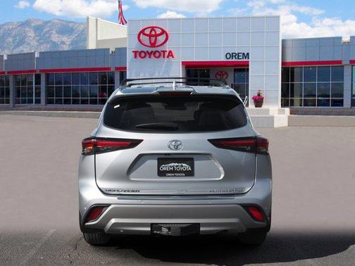 2025 Toyota Highlander Platinum