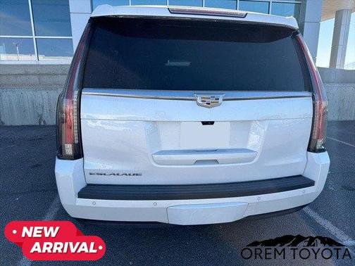 2017 Cadillac Escalade Luxury