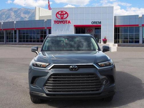 2025 Toyota Highlander LE