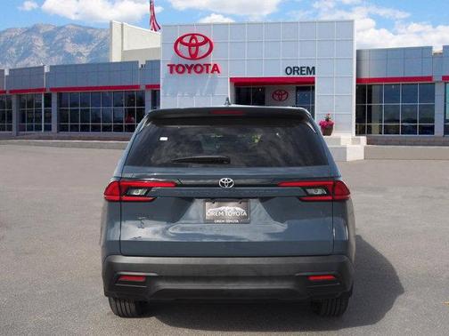 2025 Toyota Highlander LE