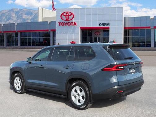 2025 Toyota Highlander LE