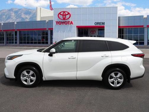 2023 Toyota Highlander LE