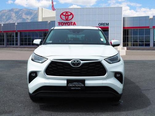 2023 Toyota Highlander LE