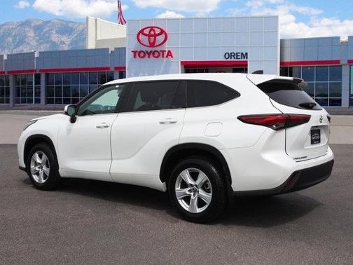 2023 Toyota Highlander LE
