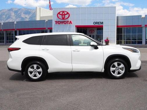 2023 Toyota Highlander LE