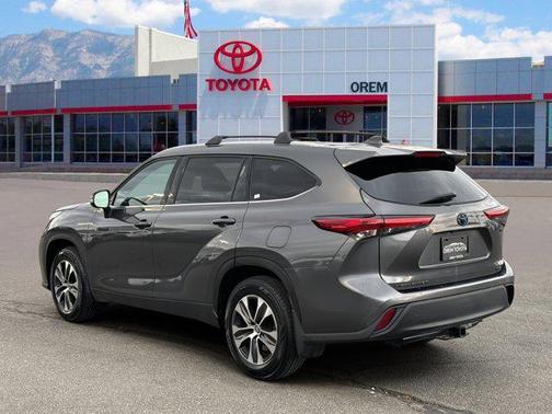 2021 Toyota Highlander Hybrid XLE