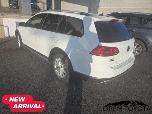 2017 Volkswagen Golf Alltrack TSI S
