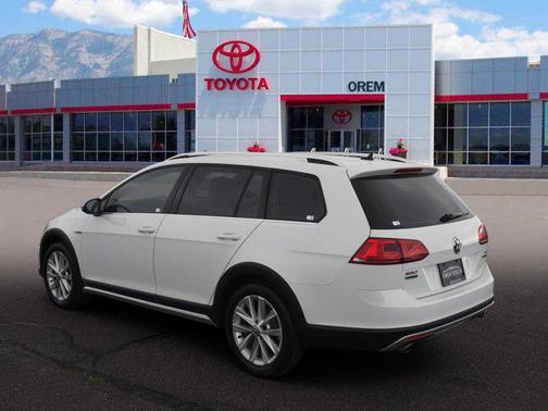 2017 Volkswagen Golf Alltrack TSI S