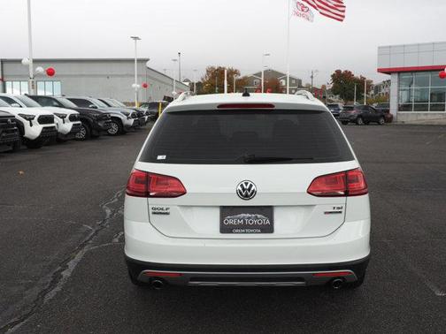 2017 Volkswagen Golf Alltrack TSI S