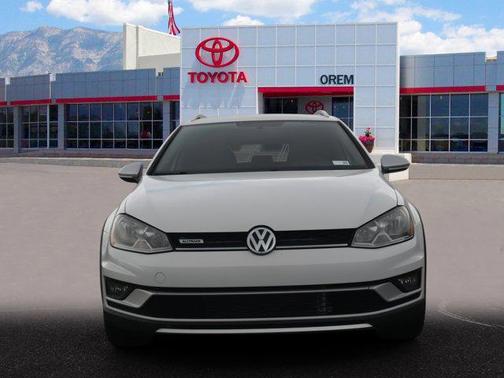 2017 Volkswagen Golf Alltrack TSI S