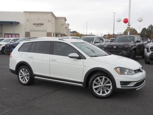 2017 Volkswagen Golf Alltrack TSI S