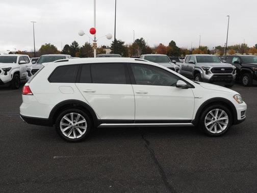 2017 Volkswagen Golf Alltrack TSI S