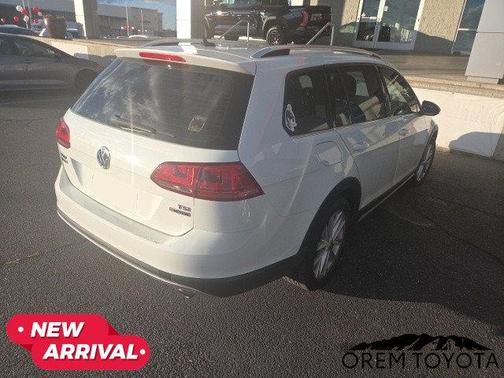 2017 Volkswagen Golf Alltrack TSI S