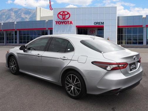 2023 Toyota Camry Hybrid XLE